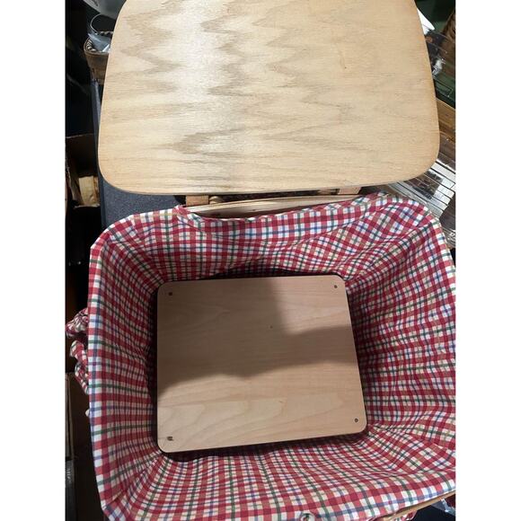 Longaberger Large picnic basket with cherry plaid liner Natural - Picture 4 of 8